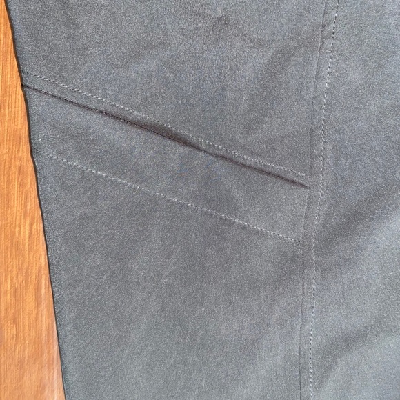 Men’s brooks running pants - Picture 8 of 9